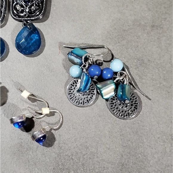 Bundle of blue and turquoise earrings - Picture 2 of 5